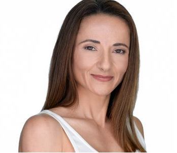 Lucy Forbes headshot